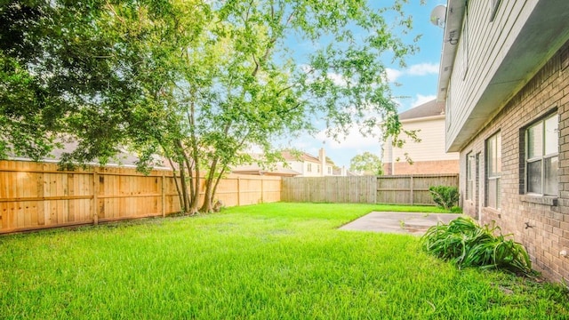 2917 Veva Dr, Pearland, TX 77584 - fenced backyard featuring a patio area