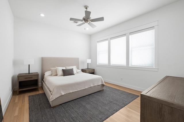 1405 Indiana St Unit B, Houston, TX 77006 - bedroom featuring light wood-type flooring, recessed lighting, and ceiling fan