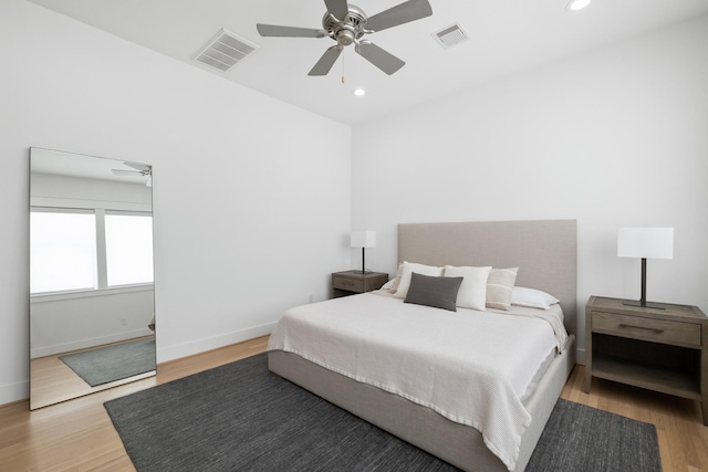 1405 Indiana St Unit B, Houston, TX 77006 - bedroom featuring light wood-type flooring, recessed lighting, and ceiling fan
