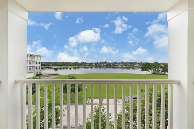 194 W Breezy Way, The Woodlands, TX 77380 - balcony with a water view