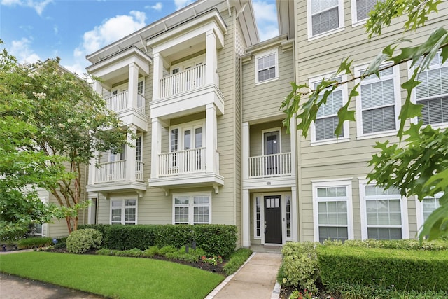 194 W Breezy Way, The Woodlands, TX 77380 - view of greek revival house