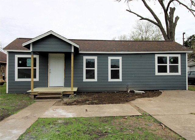 207 E Bernard St, Clute, TX 77531 - photo 1