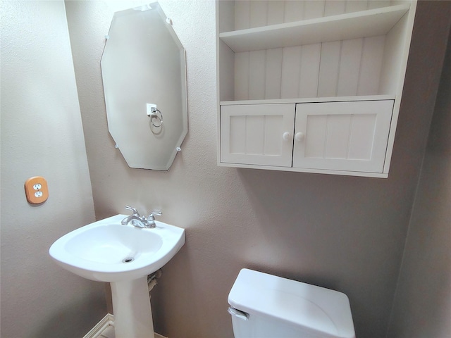 3511 Glenhill Dr, Pearland, TX 77584 - bathroom featuring toilet