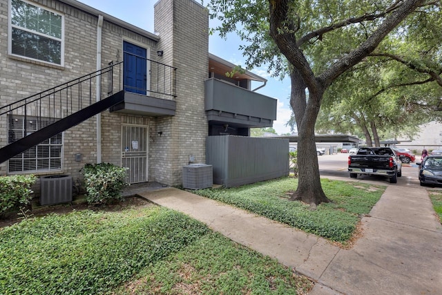 9797 Leawood Blvd Unit 303, Houston, TX 77099 - photo 1