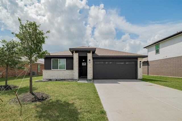 14519 Sweet Water Dr, Baytown, TX 77523 - photo 1