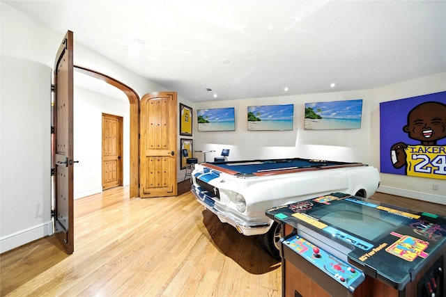 701 W Friar Tuck Ln, Houston, TX 77024 - bedroom featuring light wood-style floors, recessed lighting, and billiards
