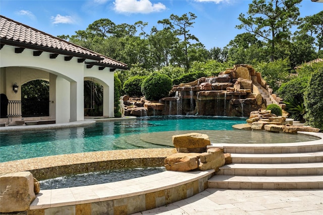 701 W Friar Tuck Ln, Houston, TX 77024 - outdoor pool featuring a jacuzzi
