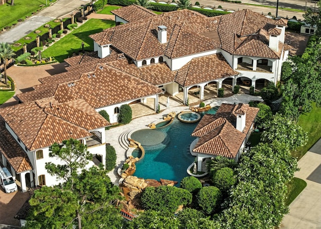 701 W Friar Tuck Ln, Houston, TX 77024 - aerial view of property and surrounding area featuring a pool