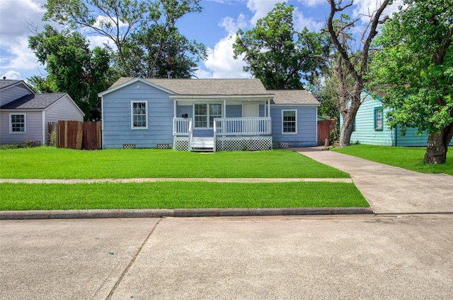 907 W Hart Ave, Pasadena, TX 77506 - photo 1