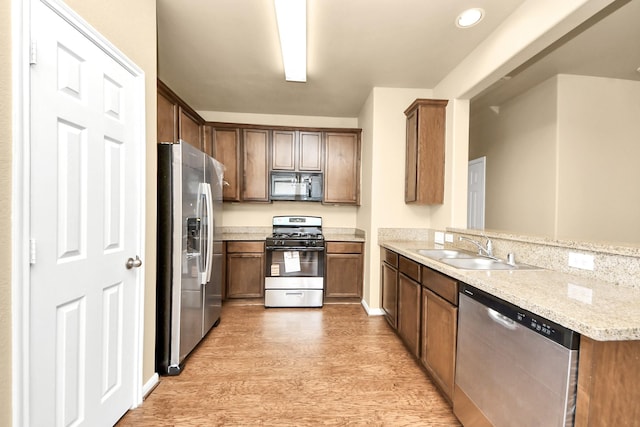 12418 Garden Gale Ln, Houston, TX 77044 - photo 11