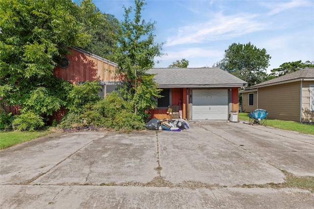516 Evans St, Angleton, TX 77515 - photo 1