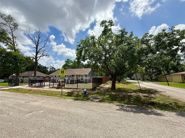6911 Sherwood Dr, Houston, TX 77021 - photo 4