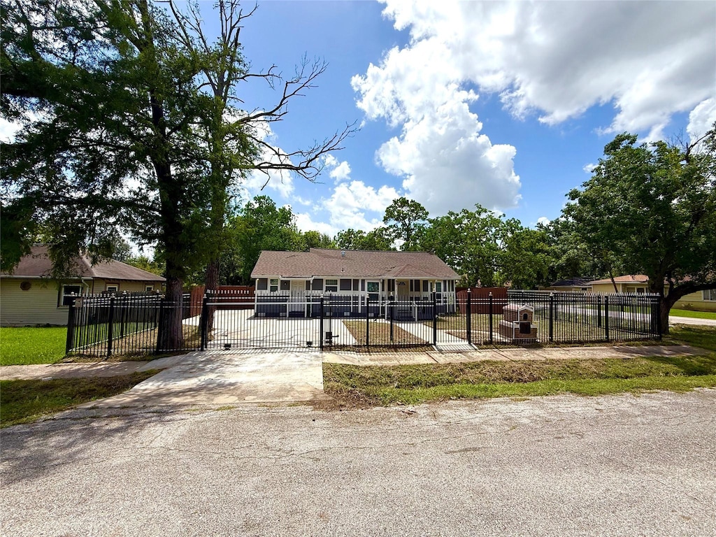 6911 Sherwood Dr, Houston, TX 77021 - photo 1