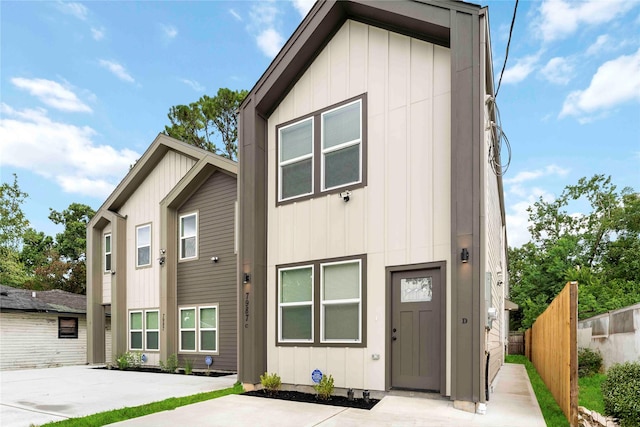 7987 Chateau St C/D, Unit C/D Houston, TX 77028 - photo 2
