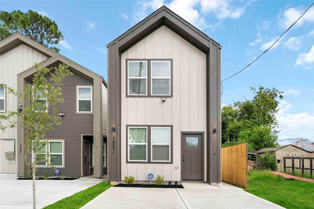 7987 Chateau St C/D, Unit C/D Houston, TX 77028 - photo 1