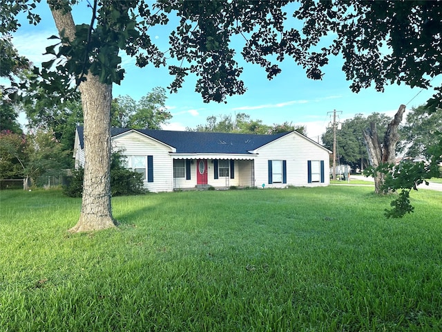 1337 S Circle St, Sealy, TX 77474 - photo 1
