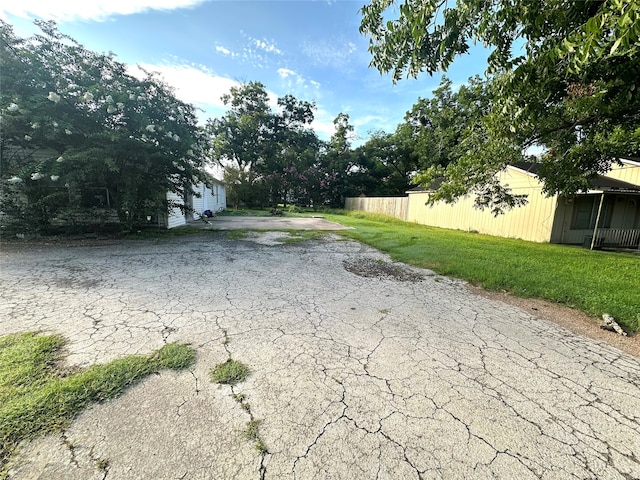 1337 S Circle St, Sealy, TX 77474 - photo 5