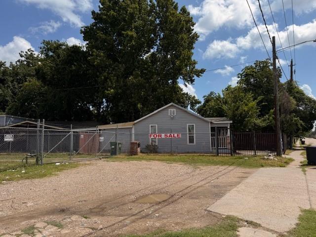1060 W Little York Rd, Houston, TX 77091 - photo 2