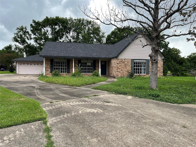 55 Mistletoe Ct, Lake Jackson, TX 77566 - photo 1