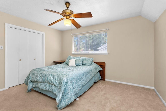 5934 Foresthaven Dr, Houston, TX 77066 - bedroom with a closet, carpet, and a ceiling fan