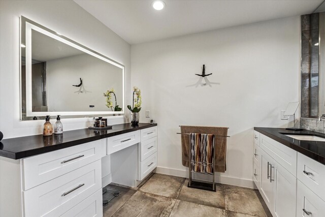5623 Oak Trail Ln, Houston, TX 77091 - full bathroom featuring vanity