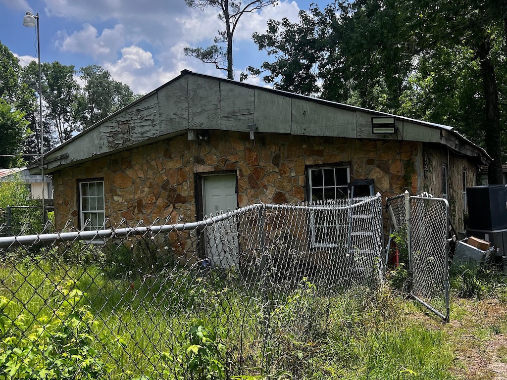 21548 Ruth Dr, New Caney, TX 77357 - photo 2