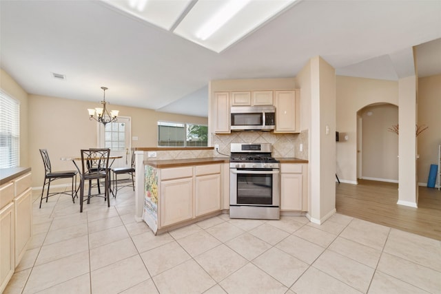 8123 Solara Bnd, Houston, TX 77083 - photo 18