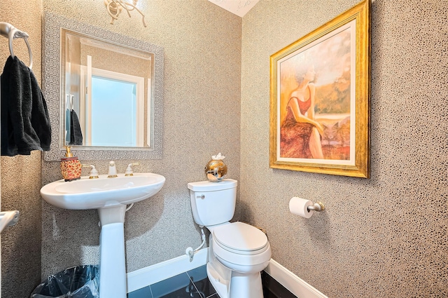 9427 Fern Wood Frst, Houston, TX 77040 - half bath with toilet