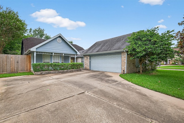 519 E Hillary Cir, Sugar Land, TX 77498 - photo 1