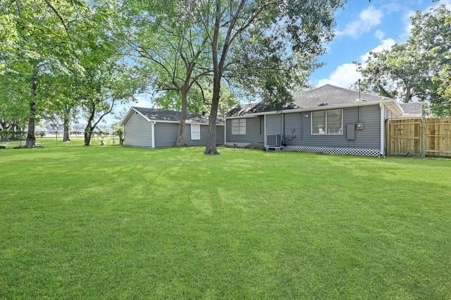 1229 James St, Deer Park, TX 77536 - photo 4