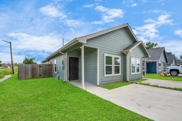 9805 Kerr, Houston, TX 77029 - view of side of home