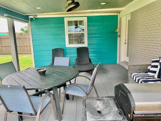 1114 Bayou Cir, Galveston, TX 77551 - photo 19