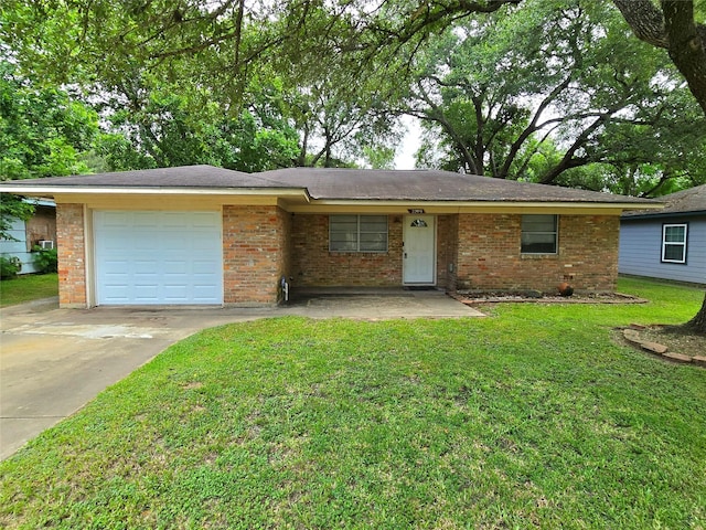 2209 Linwood Ln, Bay City, TX 77414 - photo 1