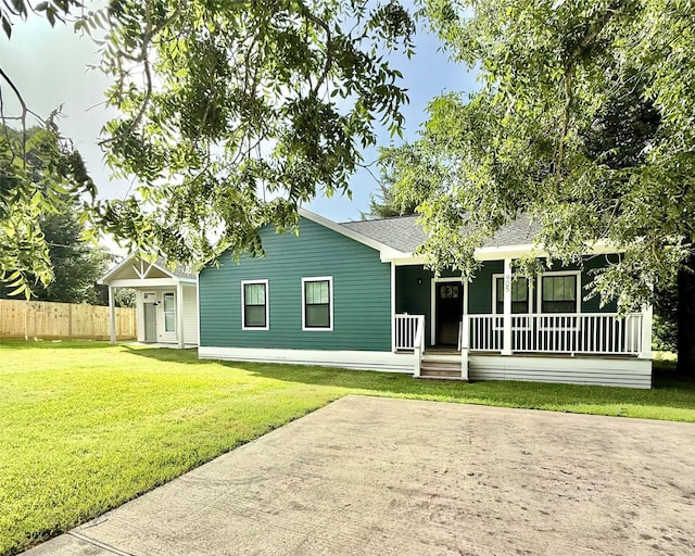 905 Sycamore St, Brenham, TX 77833 - photo 1
