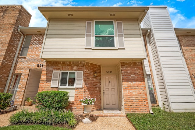 5909 Woodway Place Ct, Houston, TX 77057 - photo 1