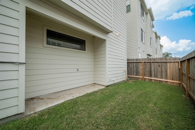 9027 Laverne Cres, Houston, TX 77080 - view of yard