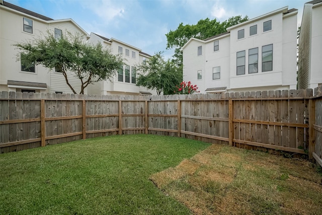 9027 Laverne Cres, Houston, TX 77080 - view of yard