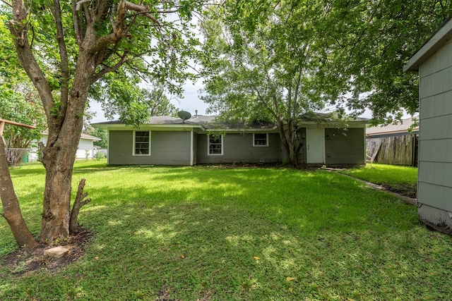 908 W Lobit St, Baytown, TX 77520 - photo 5