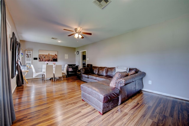 908 W Lobit St, Baytown, TX 77520 - photo 7