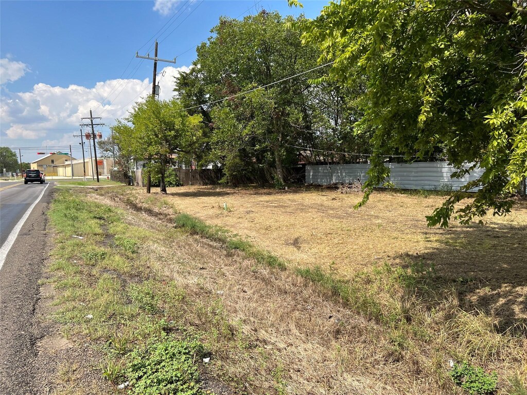 606 W Mcalpine St, Navasota, TX 77868 - photo 3