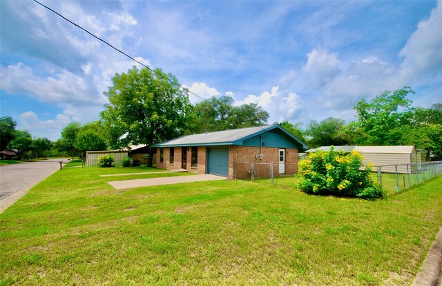 904 S Peck St, Shiner, TX 77984 - photo 2