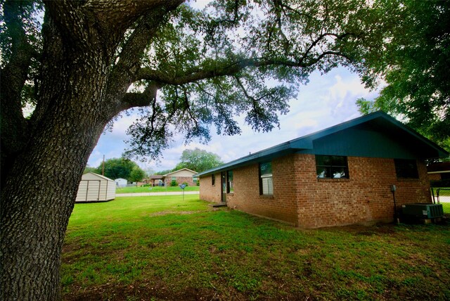 904 S Peck St, Shiner, TX 77984 - photo 16