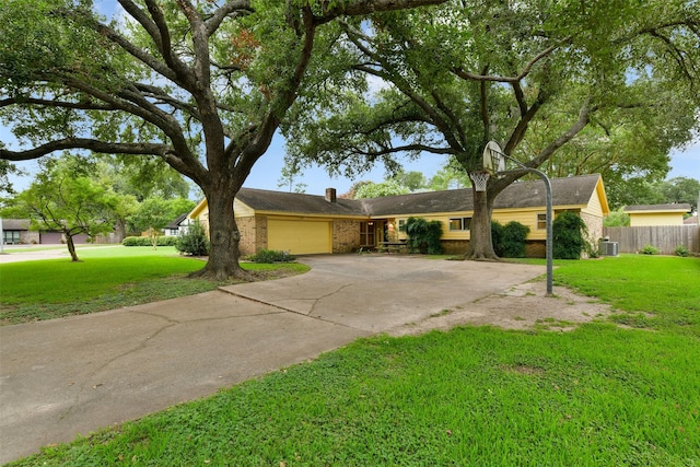 605 Bellaire Cir, Alvin, TX 77511 - photo 2