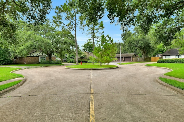 605 Bellaire Cir, Alvin, TX 77511 - photo 3