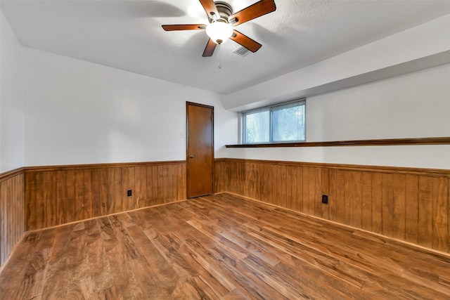 605 Bellaire Cir, Alvin, TX 77511 - photo 32