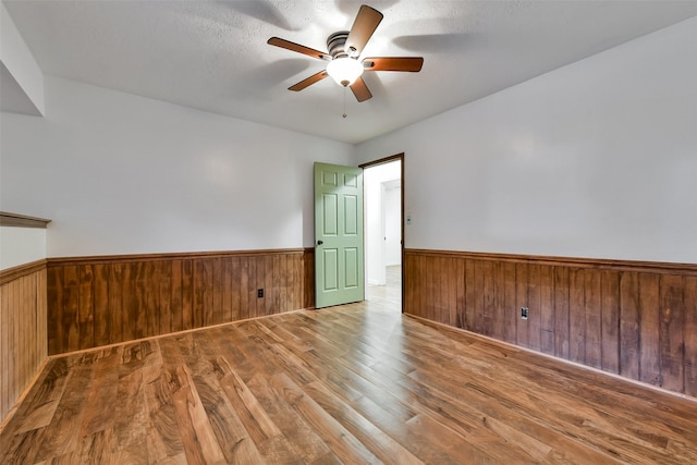 605 Bellaire Cir, Alvin, TX 77511 - photo 33