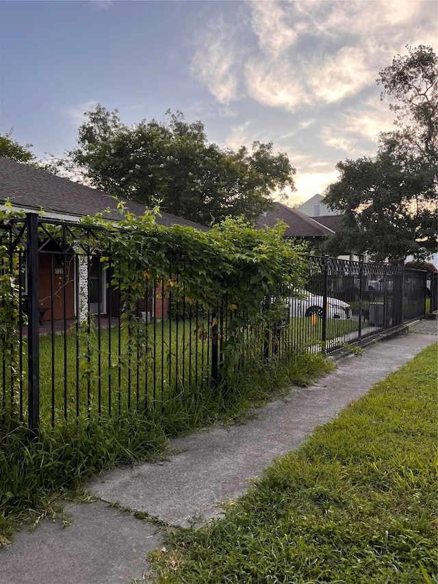 731 E 8th 1/2 St, Houston, TX 77007 - photo 6