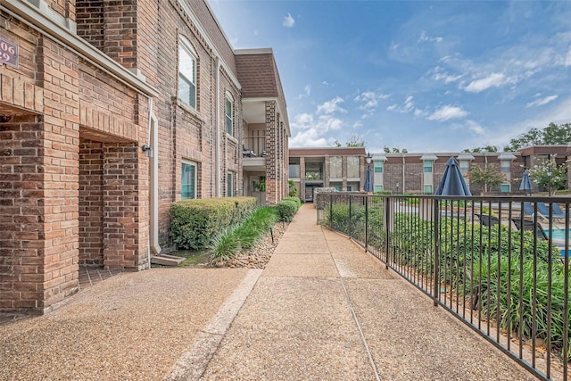 7575 Katy Fwy Unit 33, Houston, TX 77024 - photo 2