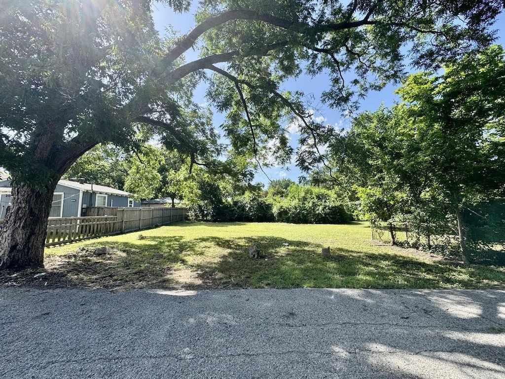 102 Frazier St, Terrell, TX 75160 - photo 1