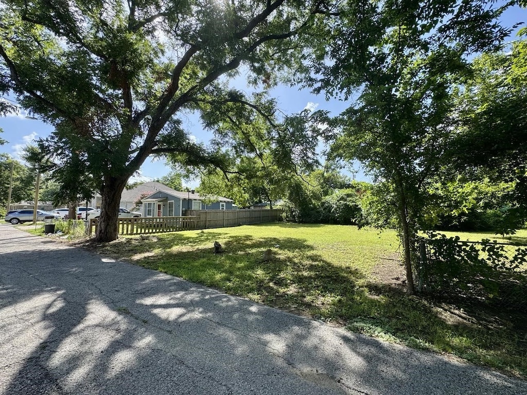 102 Frazier St, Terrell, TX 75160 - photo 2